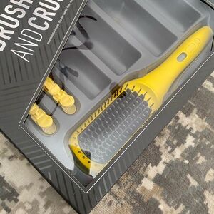 DryBar The Brush Crush NIB and hair clips